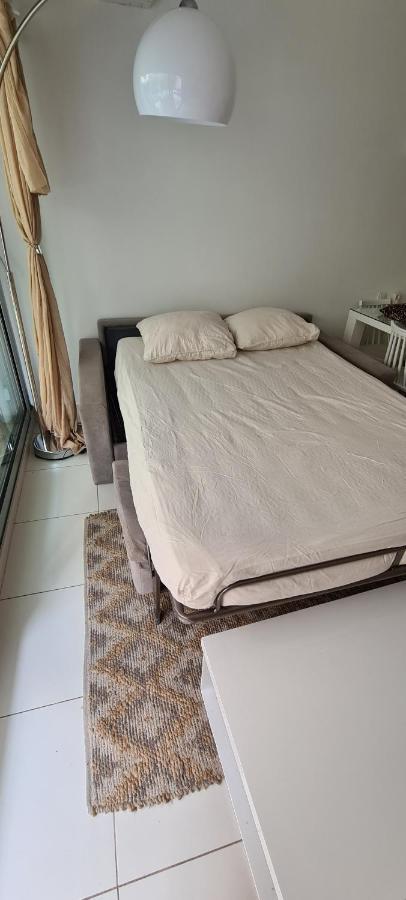 Appartement Le Lodge, T2 Classe 3 Etoiles Avec Jardin, Parking, Piscine & A 2 Pas Menton