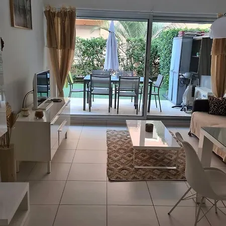 Le Lodge, T2 classé 3 étoiles avec jardin, parking, piscine&mer à 2 pas Menton Exterior foto