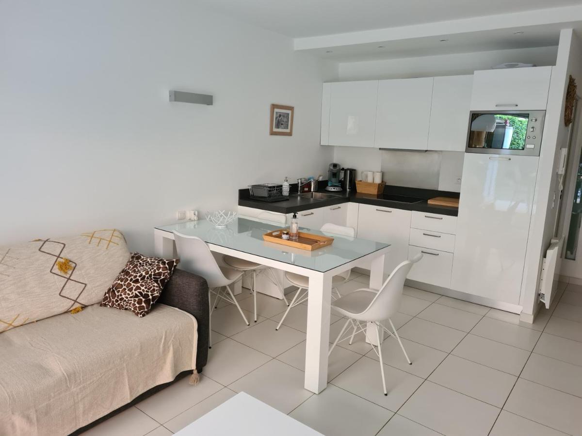 Appartement Le Lodge, T2 Classé 3 étoiles Avec Jardin, Parking, Piscine&mer à 2 Pas Menton