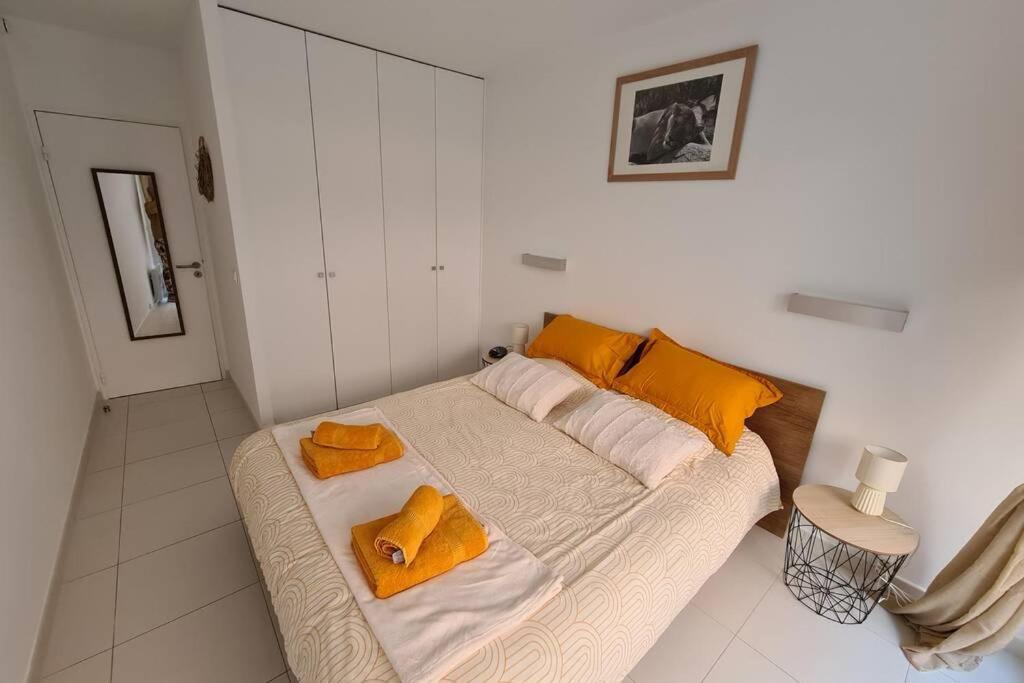 Le Lodge, T2 Classé 3 étoiles Avec Jardin, Parking, Piscine&mer à 2 Pas